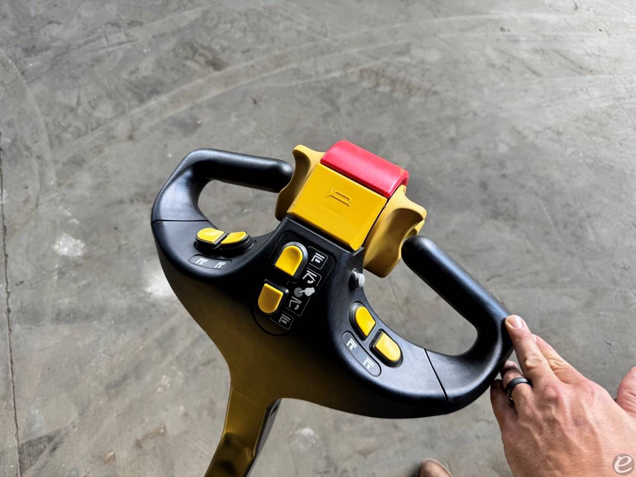 2015 Yale MRW030LEN24TV083 At UsedEquipmentHub.com