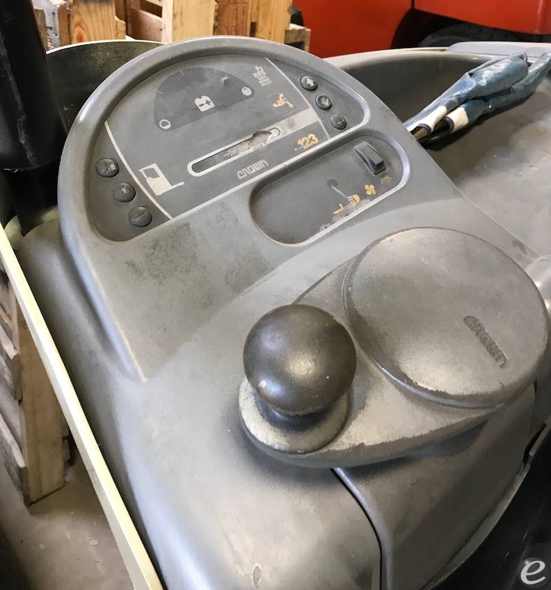 2008 Crown RR5220-45 At UsedEquipmentHub.com