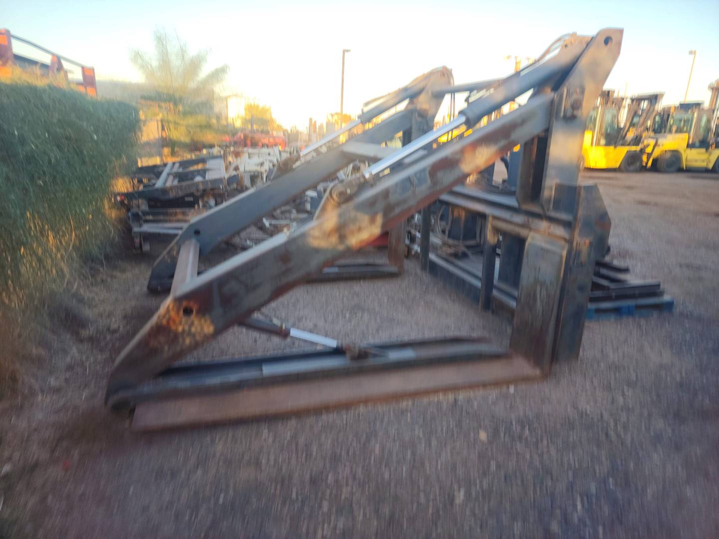 2015   At UsedEquipmentHub.com