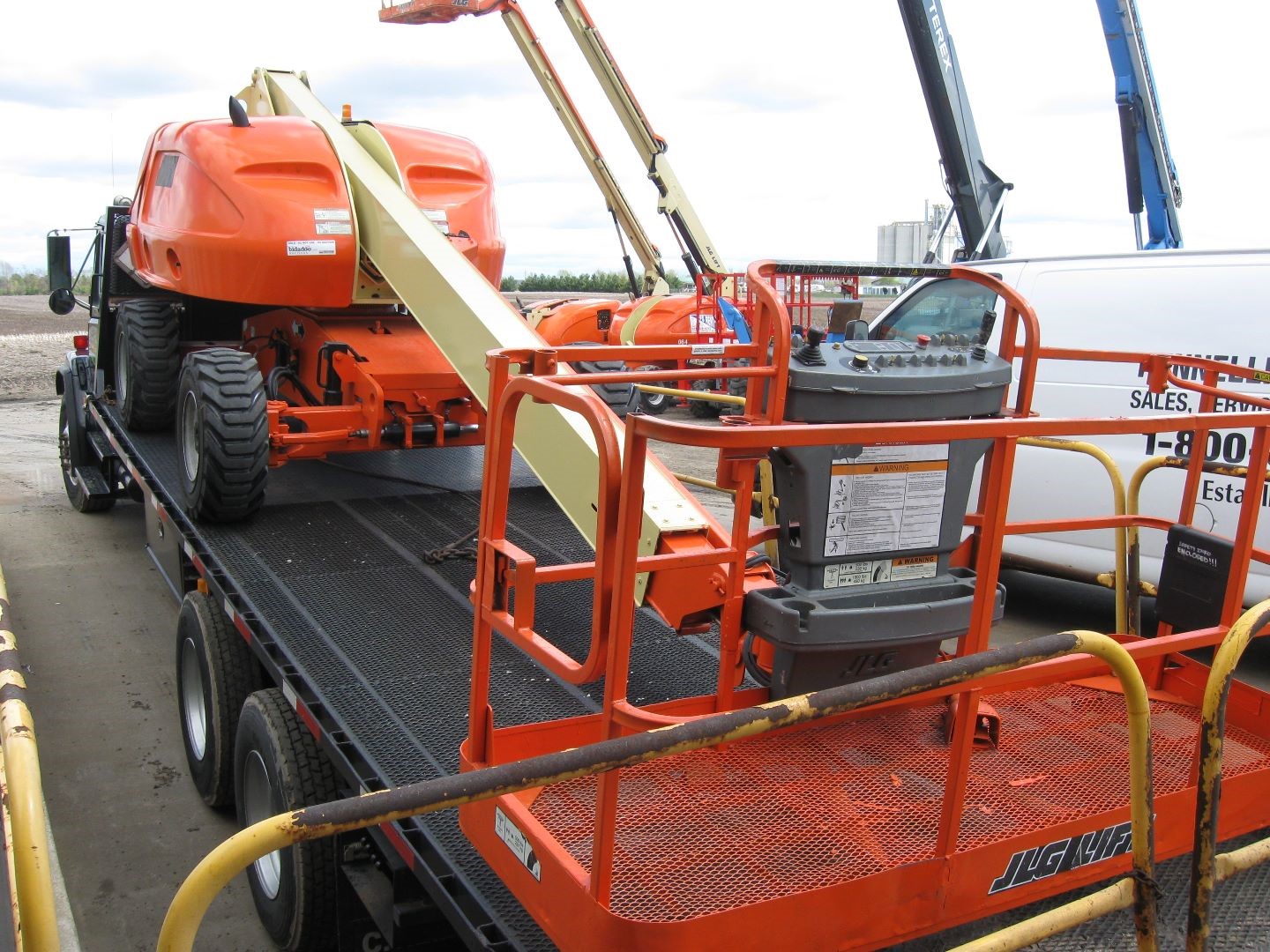 2015   At UsedEquipmentHub.com