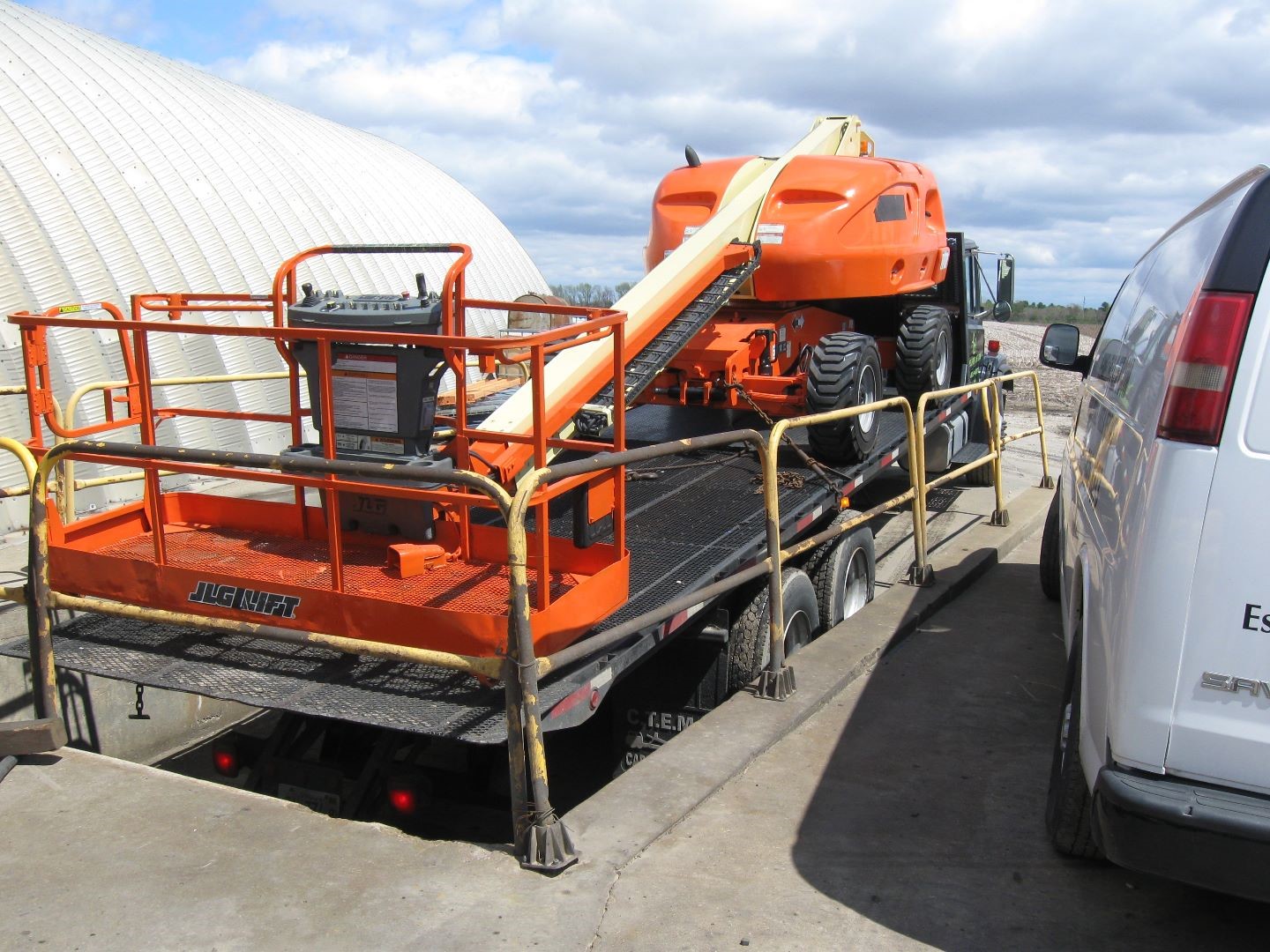 2015   At UsedEquipmentHub.com