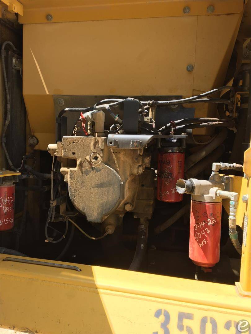 2015 Komatsu PC210 LC-10 At UsedEquipmentHub.com