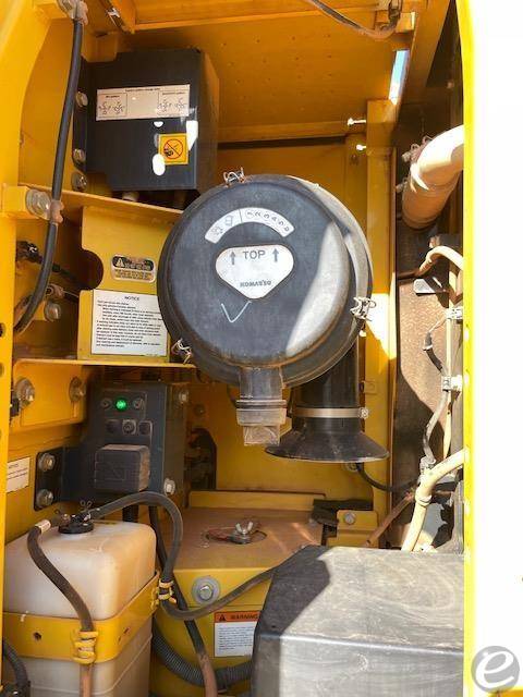 2015 Komatsu PC210 LCi-10 At UsedEquipmentHub.com