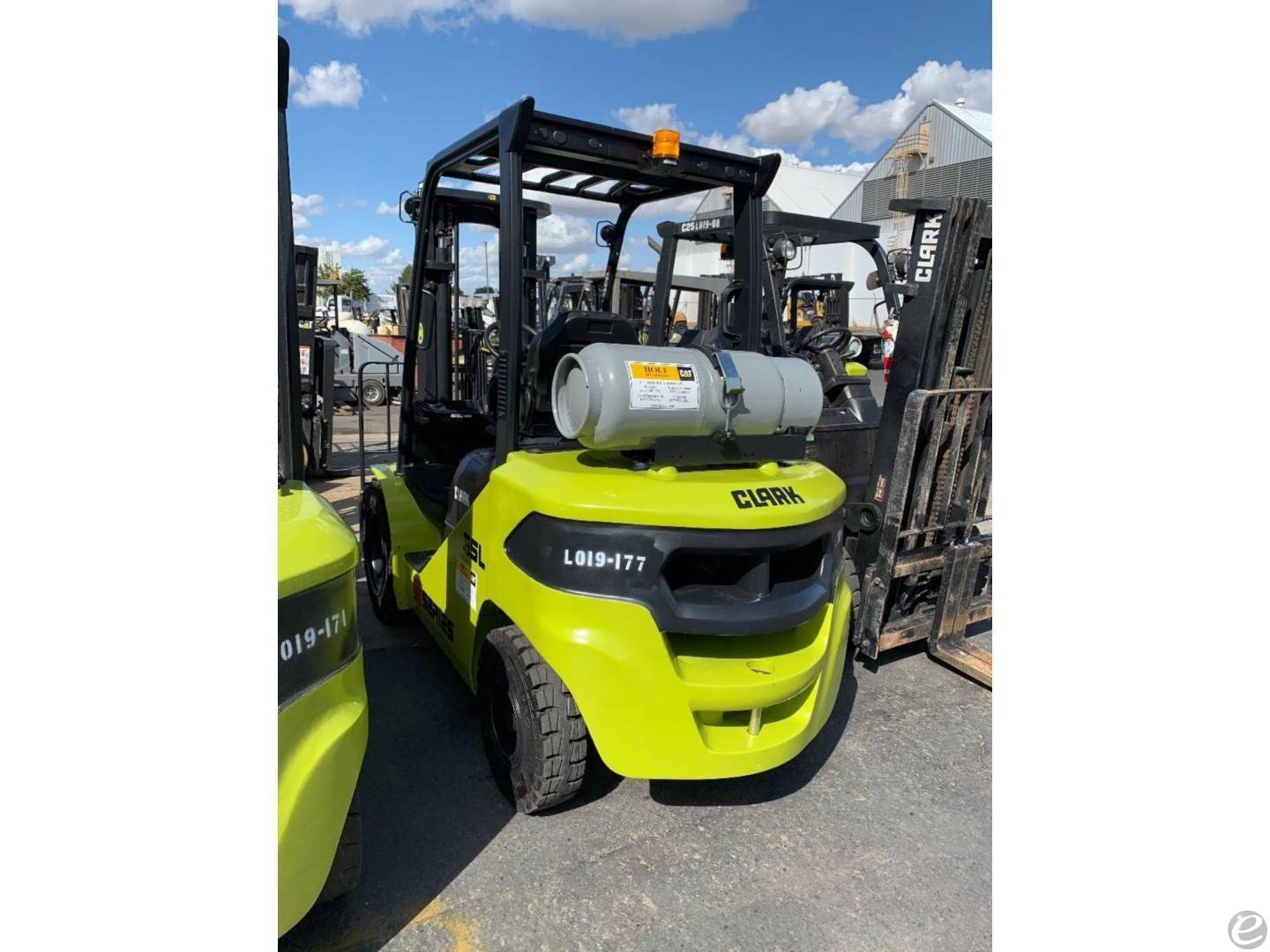 2019 Clark S35L At UsedEquipmentHub.com